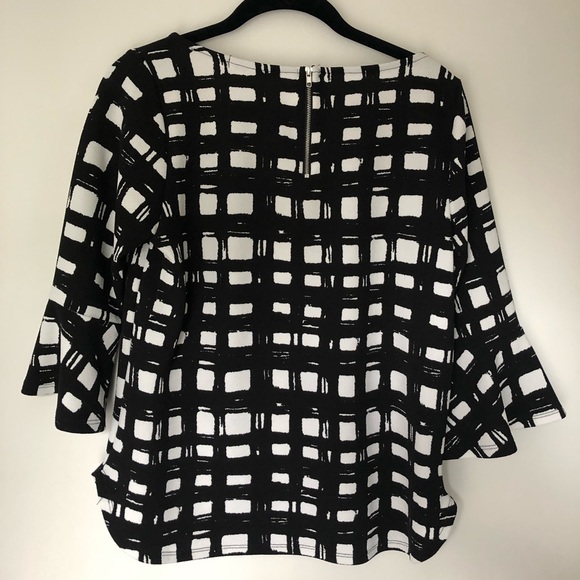 Black & White Long Sleeve Print Pattern Blouse - Picture 2 of 2